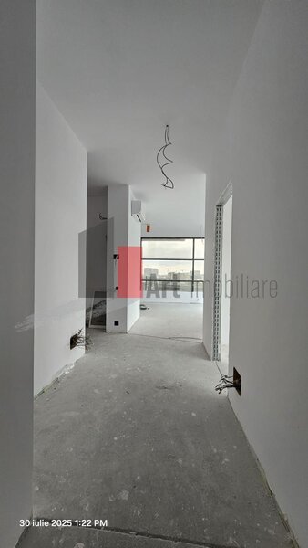 Pipera, penthouse cu terasa imensa de 143 mp, utila 114 mp si priveliste panoramica